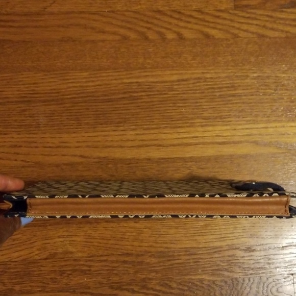 Tommy Hilfiger Tablet Case - Picture 6 of 7